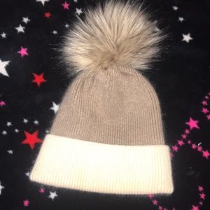 💛Beanie hat w/ faux fur